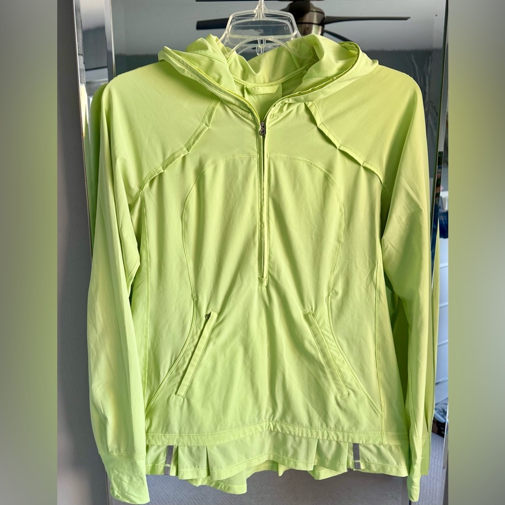 Lululemon neon mint  Hooded Jacket. Size 8. Perfect condition